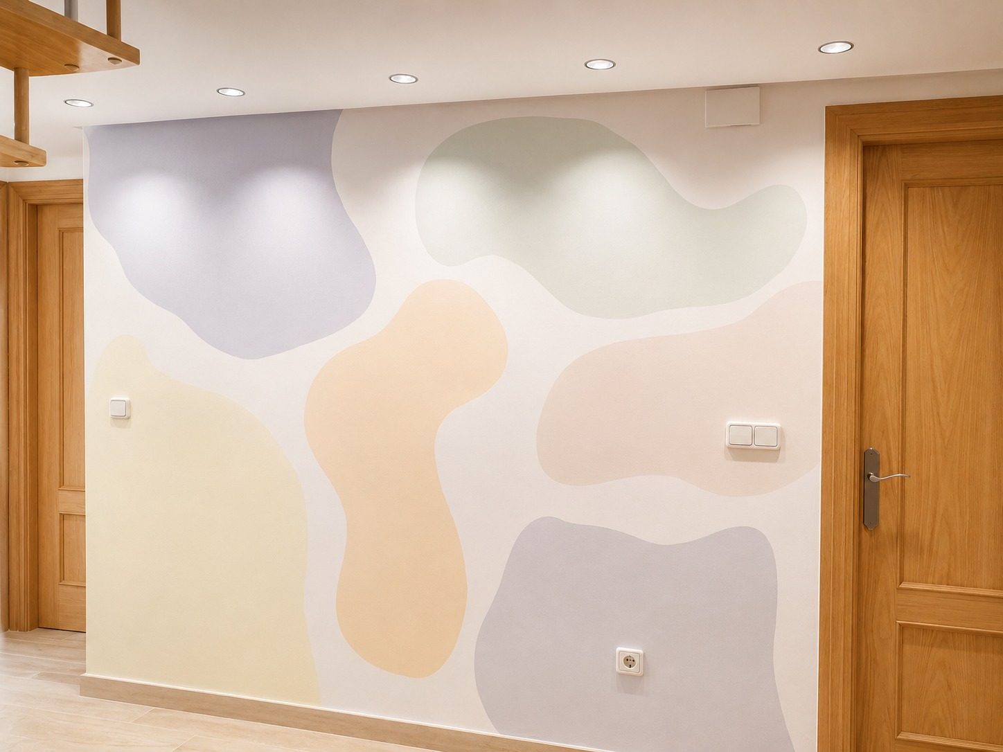 Vivienda en alquiler por habitaciones - Pared decorativa del recibidor